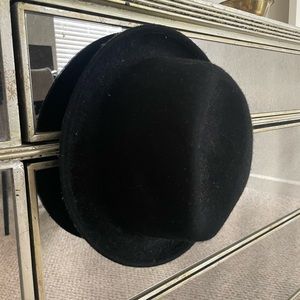 Black top hat